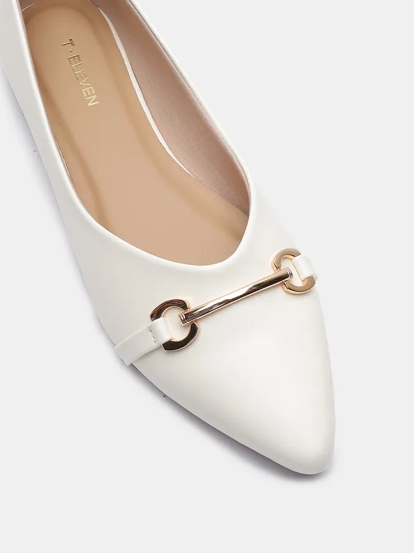 Stylish_Flat_Ballerina_with_Fashionable_Buckle_Cushioned_Lining_&_TPR_Sole_for_All-Day_Comfort