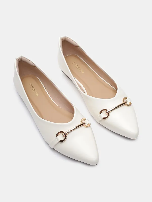 Stylish_Flat_Ballerina_with_Fashionable_Buckle_Cushioned_Lining_&_TPR_Sole_for_All-Day_Comfort