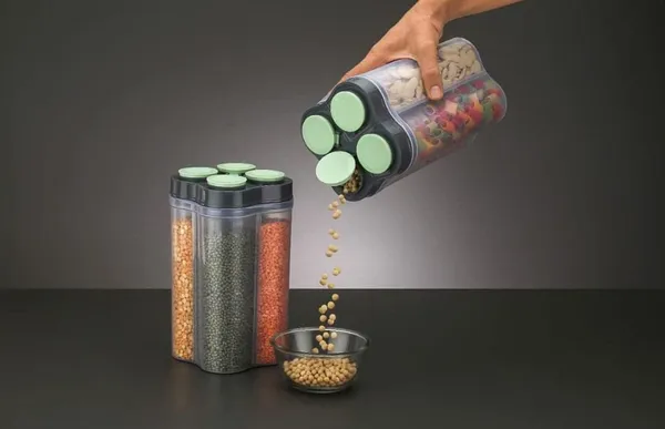 Transparent_Unbreakable_Plastic_Airtight_Lid_Square_Kitchen_Spice_Sets_(11_X_11_X_16_Cm)