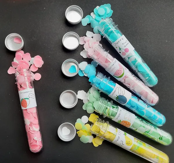 Multicolor_Disposable_Scented_Mini_Soap_Paper_Strips_(4_X_4_X_20_Cm)