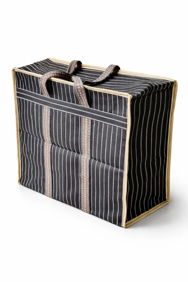 Black_Polyester_Structured_Tote_Bag_For_Adults
