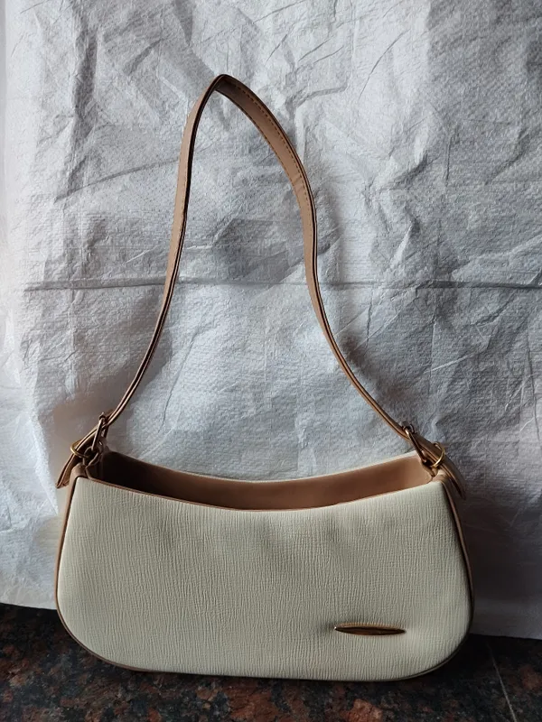 Red_Polyester_Textured_Shoulder_Bag_For_Women