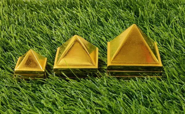 Pyramid_Metal_Vastu_Feng_Shui_Set_Of_3_Layer_Total_91_Pyramids_For_Positive_Cosmic_Energy