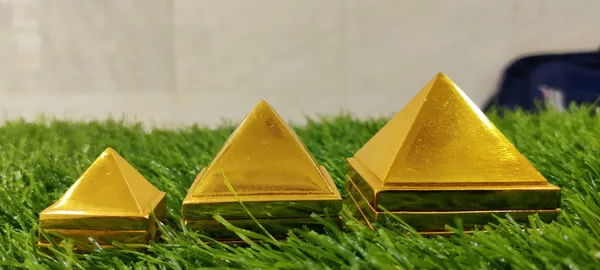 Pyramid_Metal_Vastu_Feng_Shui_Set_Of_3_Layer_Total_91_Pyramids_For_Positive_Cosmic_Energy