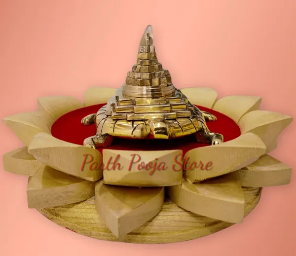 Brass_Meru_Shree_Yantra_With_Tortoise_For_Good_Luck,_Success_And_Prosperity