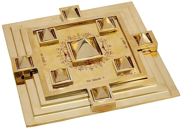 Brass_Maha_Vastu_Purush_Yantra_Ashtadhatu_Navgrah_Pyramid_Chowki_With_Removable_Pyramids