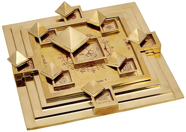 Brass_Maha_Vastu_Purush_Yantra_Ashtadhatu_Navgrah_Pyramid_Chowki_With_Removable_Pyramids