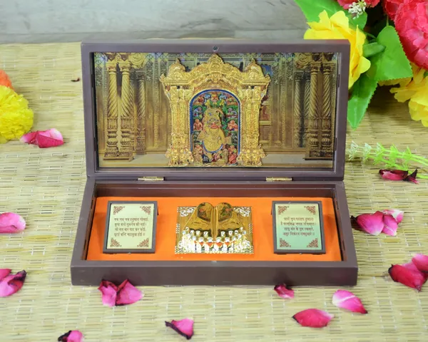 Gold_Plated_Hanumanji_Photo_Frame_With_Charan_Paduka_For_Pooja_And_Gift