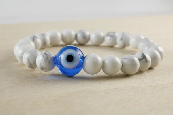 Howlite_Beads_With_Blue_Evil_Eye_Bracelet_For_Protection_Healing