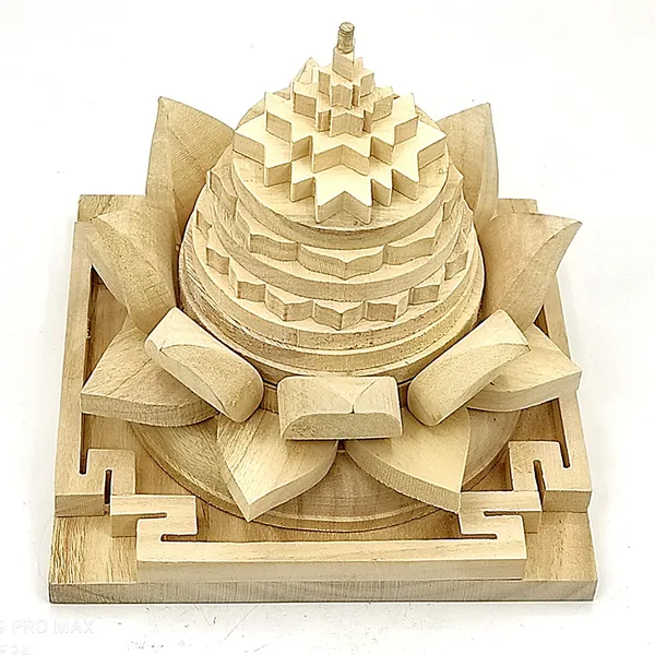 Meru_Shriparni_Lotus_(Kamal)_Shri_Yantra_With_Acrylic_Box