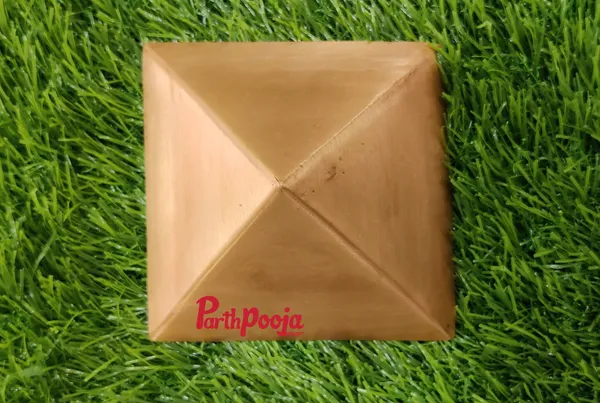 Plain_Copper_Pyramid_Vastu