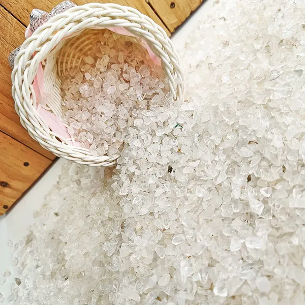 Natural_Clear_Quartz_Chips_Stone_For_Vastu