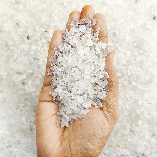 Natural_Clear_Quartz_Chips_Stone_For_Vastu