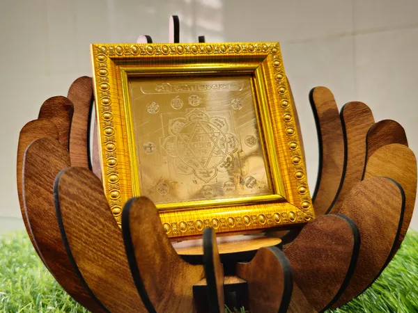 Shree_Raksha_Kavach_Yantra_In_Copper