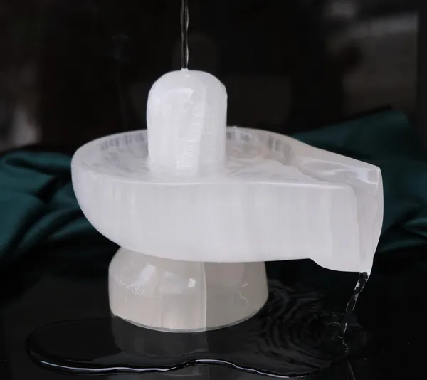 Selenite_Shivling