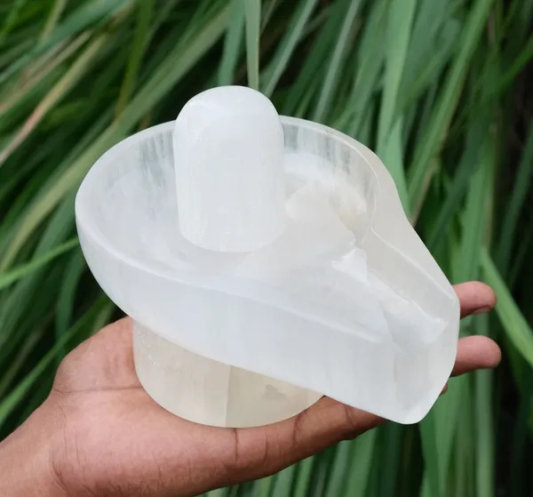 Selenite_Shivling
