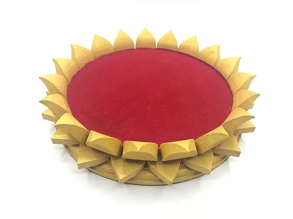Wooden_Lotus_Kamal_Aasan-Where_God_Resides,_Made_Of_Shriparni_Wood_For_Keeping_Maha_Meru_Shri_Yantra