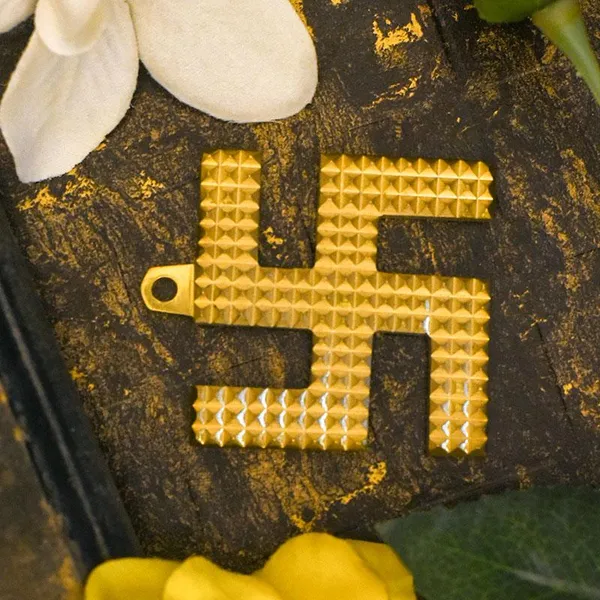Decorative_Swastik_Wall_Hanging
