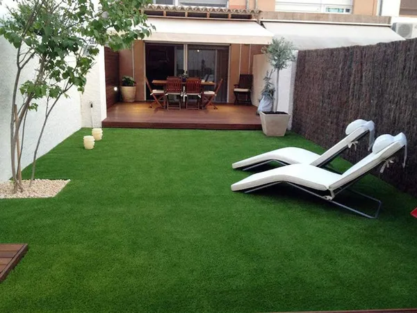 Green_Artificial_Grass_Carpet_For_Balcony_Garden_Lawn_Door_|_Artificial_Grass_Floor_Mat_Carpet