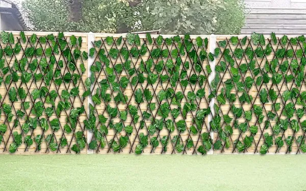 Green_UV_Protected_Garden_Trellis_With_Ivy_Leaves_|__Expandable_Garden_Grass_Fence