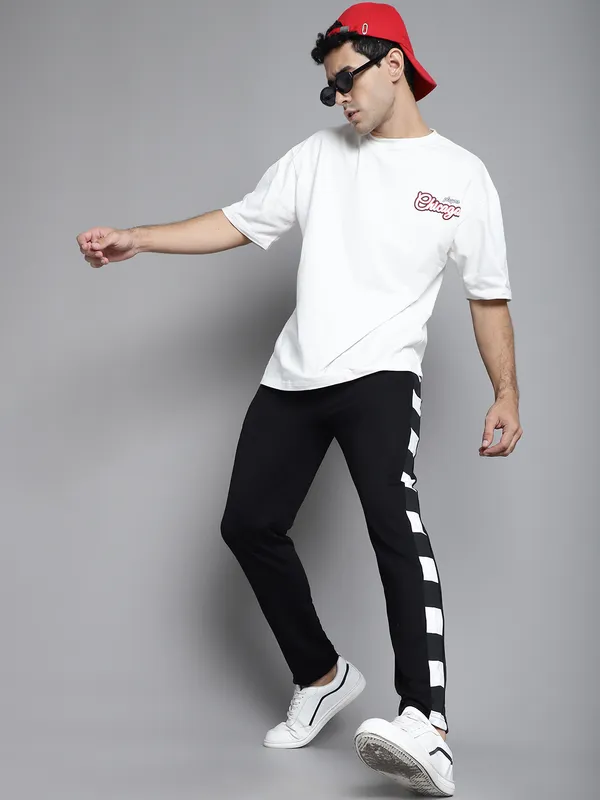 Black_Cotton_Printed_Jogger_For_Men