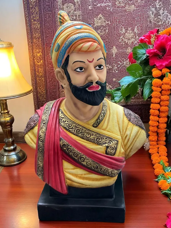 Multicolor_Chhatrapati_Shivaji_Maharaj_Sculpture_-_20_INCH