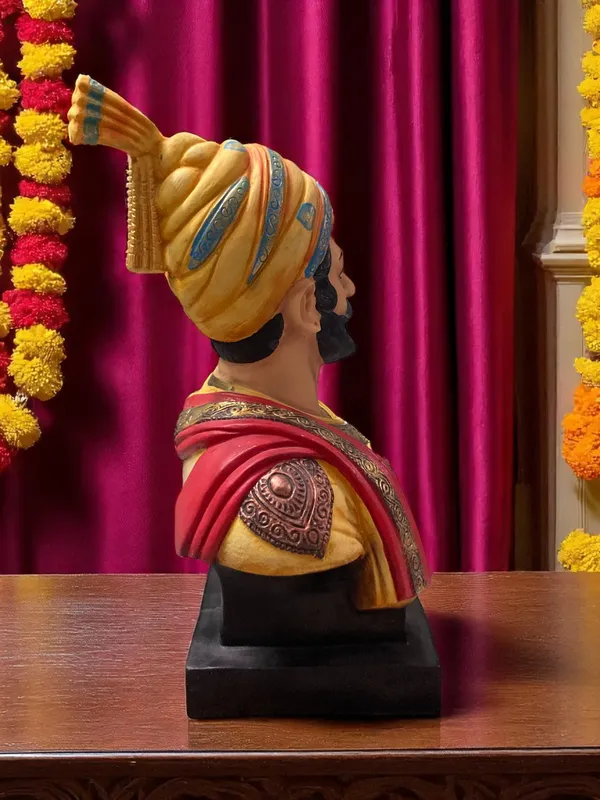 Multicolor_Chhatrapati_Shivaji_Maharaj_Sculpture_-_20_INCH