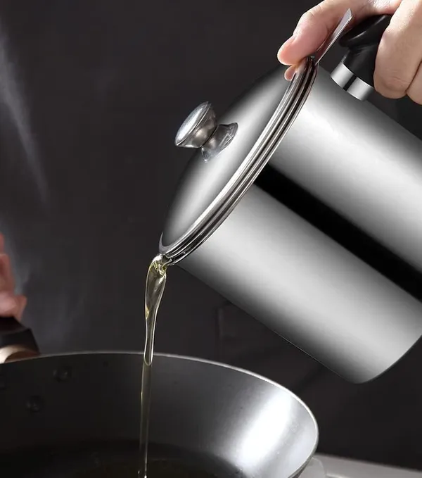 Multicolor_Stainless_Steel_Household_Oil_Pot_with_Lid_(‎15L_X_10W_X_5H_Cm)