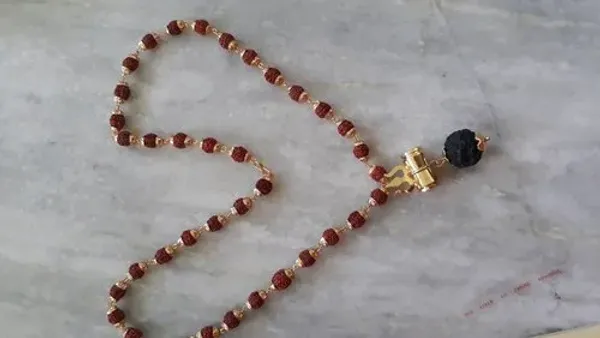 Shiv_Shakti_Kavach_Rudraksha_Damru_Locket_Pendant_Mala