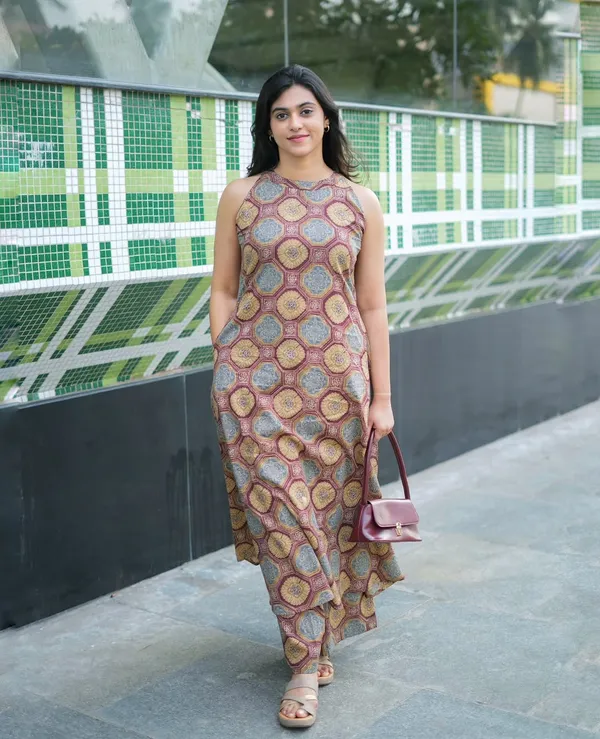 A-Line_Halter_Neck_Multicolor_Kurti_Plazo