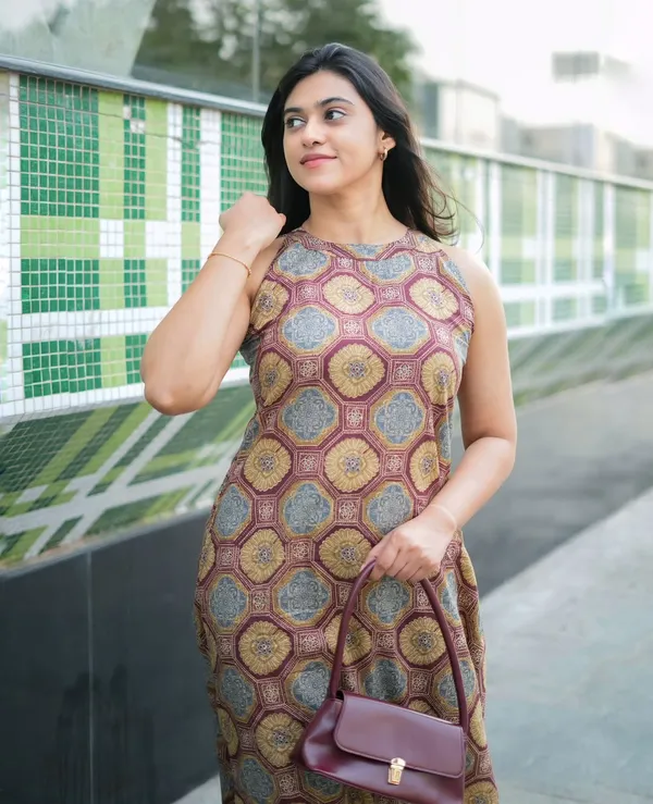 A-Line_Halter_Neck_Multicolor_Kurti_Plazo