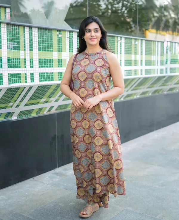 A-Line_Halter_Neck_Multicolor_Kurti_Plazo