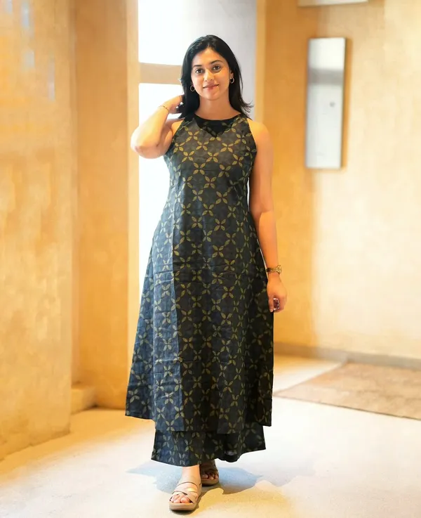 A-Line_Halter_Neck_Blue_Kurti_Plazo