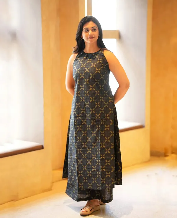 A-Line_Halter_Neck_Blue_Kurti_Plazo