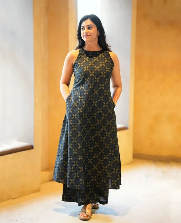 A-Line_Halter_Neck_Blue_Kurti_Plazo