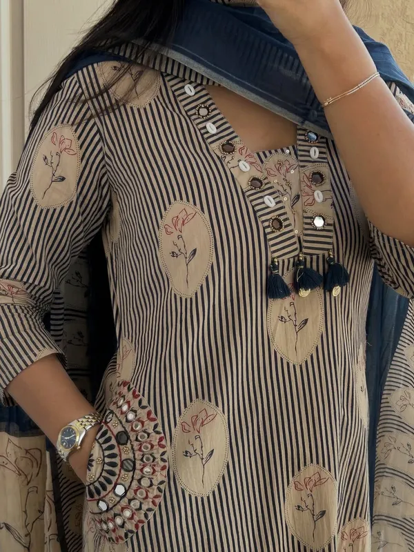 Beautiful_Printed_Beige_Color_Cotton_Suit_Set
