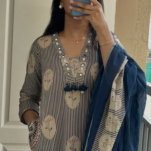 Beautiful_Printed_Beige_Color_Cotton_Suit_Set
