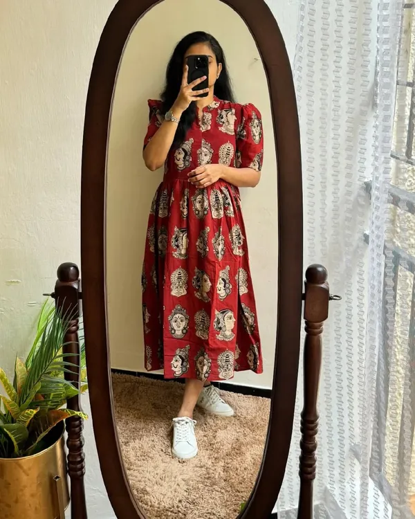 Beautiful_Madhubani_Print_Red_Cotton_Midi_Kurti