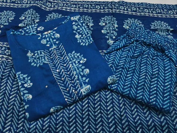 Ajarkh_Print_Blue_Color_Cotton_Suit_Set