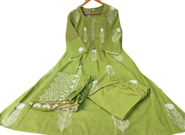 Hand_Worked_Green_Printed_Cotton_Kurti_Pant_Dupatta_Set