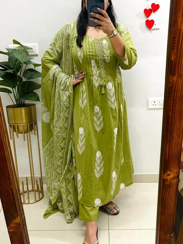 Hand_Worked_Green_Printed_Cotton_Kurti_Pant_Dupatta_Set