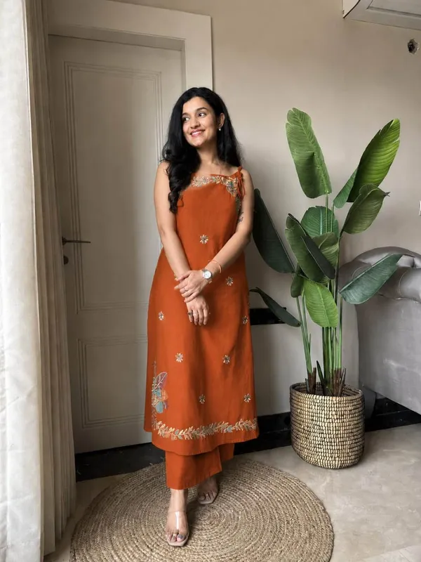 Elegant_Embroidered_Cotton_Flex_Rust_Sleeveless_Co-Ord_Set