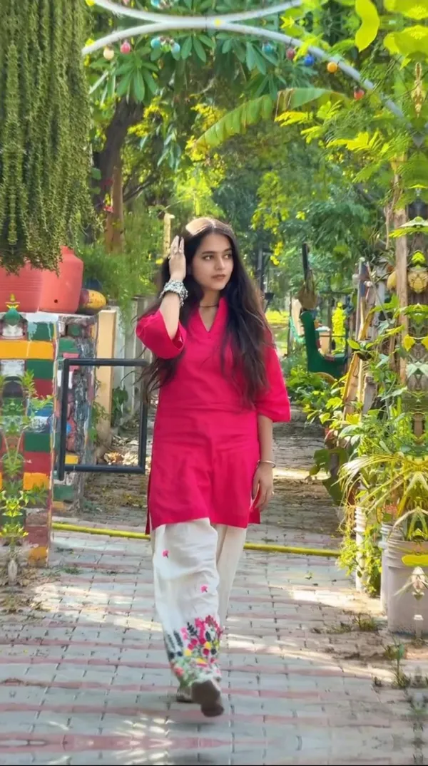 Embroidery_Work_Magenta_Farshi_Pant_Set