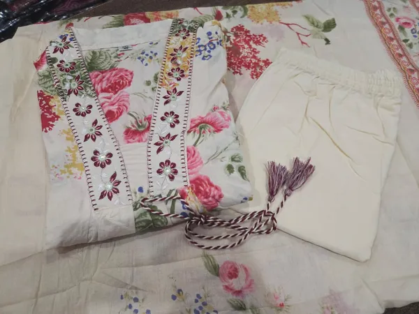 Floral_Print_Off-White_Suit_Set