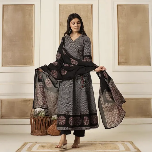 Anarkali_Printed_ZigZag_Black_Cotton_Suit_Set