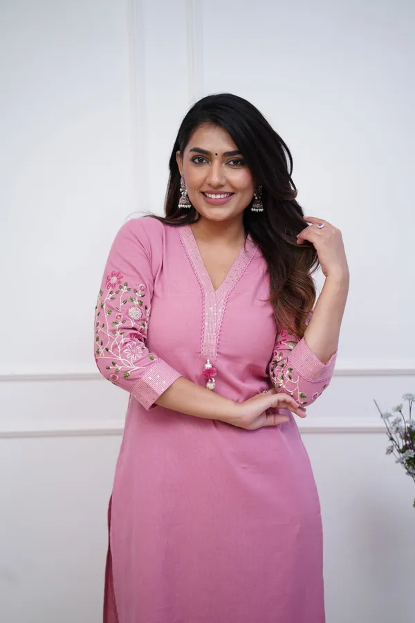 Beautiful_Embroidary_Work_Pink_Kurti_Pant