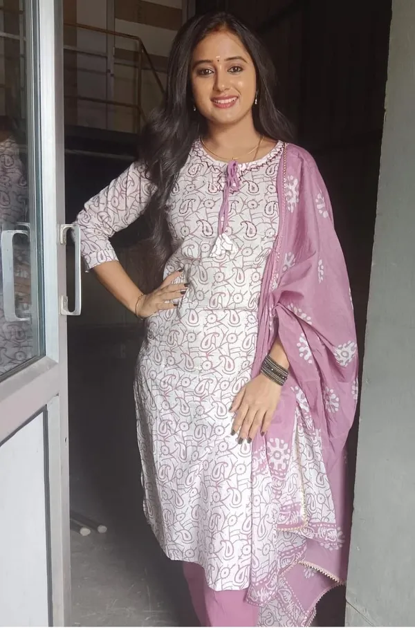 White_Cotton_(Suit_Set)_Kurti_Pant_Dupatta_For_Women