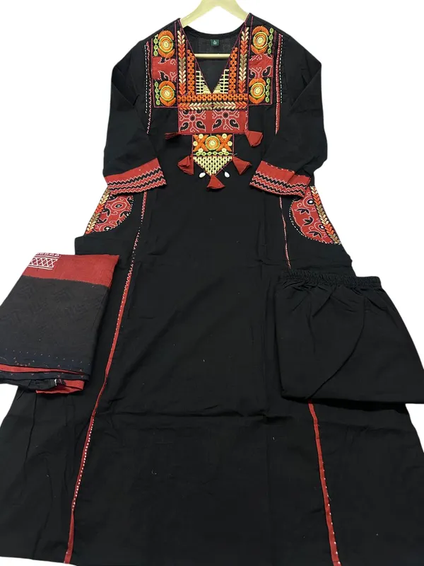 Embridery_Work_Black_Color_Cotton_Suit_Set