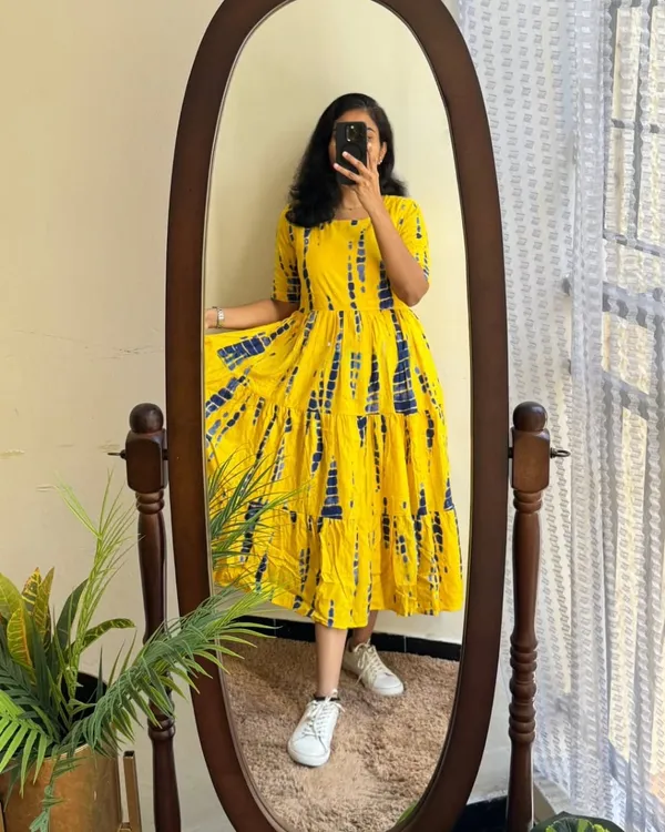 Beautiful_Tye-Die_print_Cotton_Full_Flair_Middy_Gown