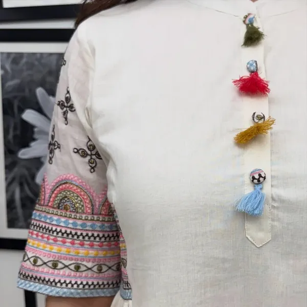 Aline_Embroidary_Work_Off_White_Cotton_Flex_Kurti_Pant